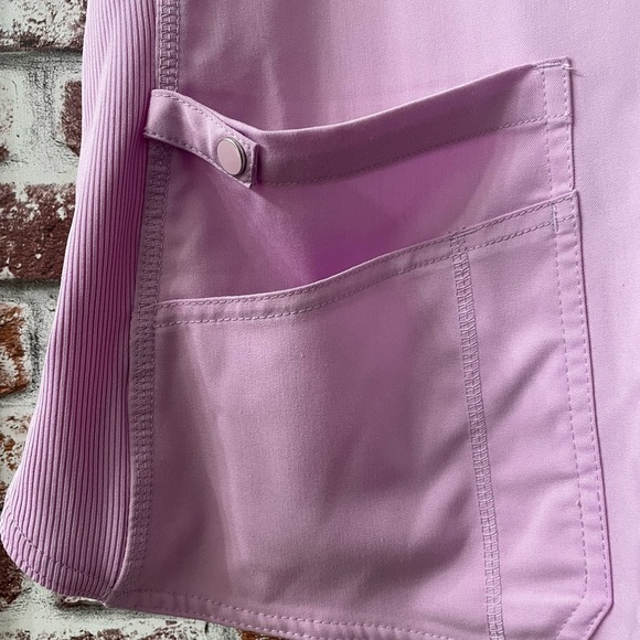 Med Couture Lilac V-Neck Shirttail Women's SCRUBS top - Picture 6 of 13